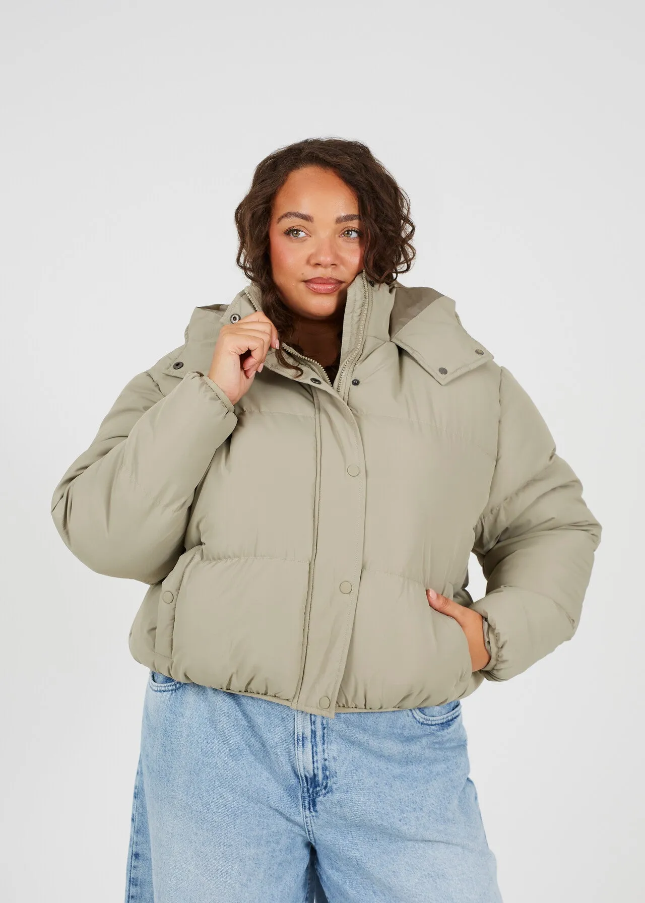 DUSKY SAGE OVERSIZED SHORT HOODED PUFFER JACKET