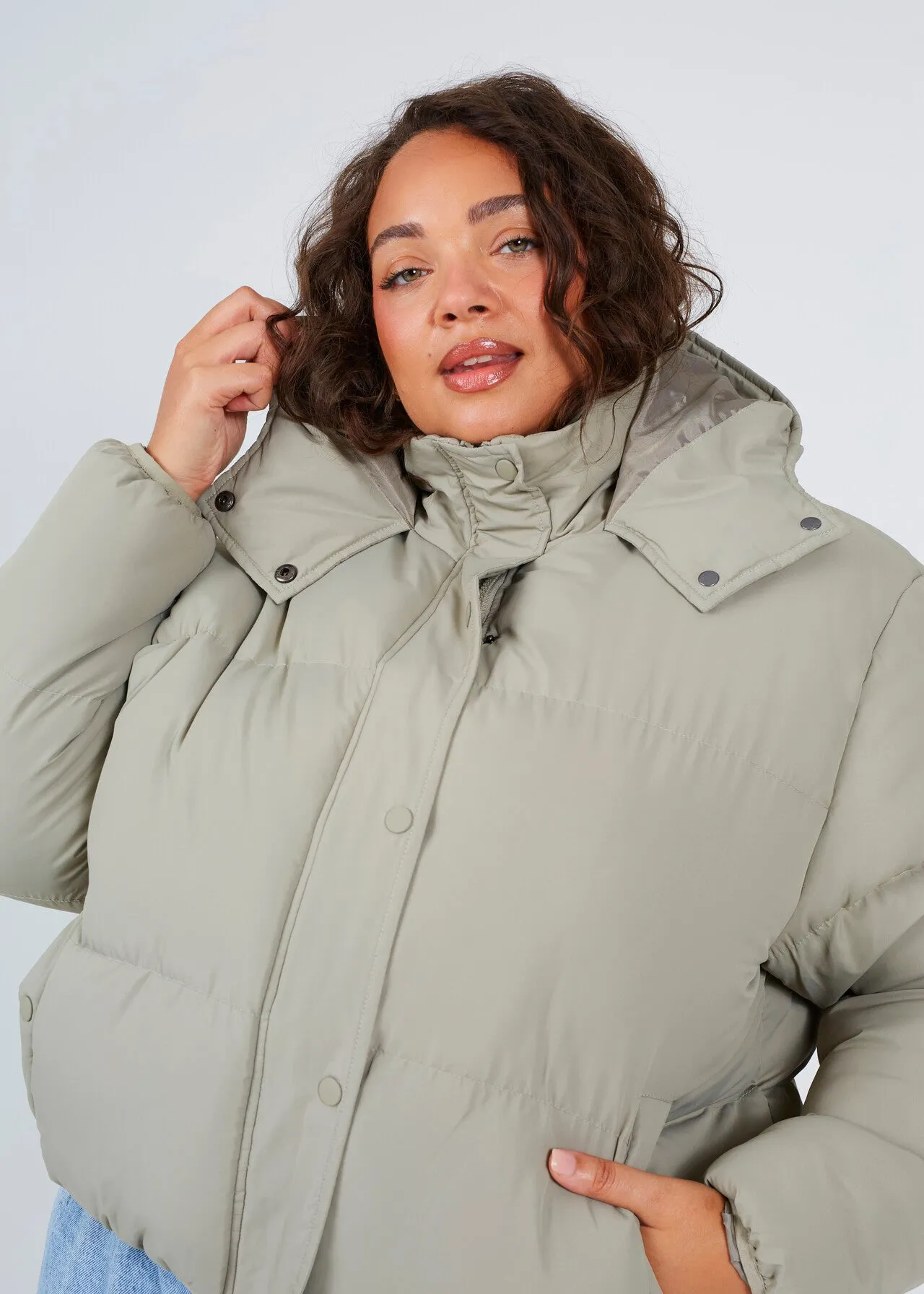 DUSKY SAGE OVERSIZED SHORT HOODED PUFFER JACKET