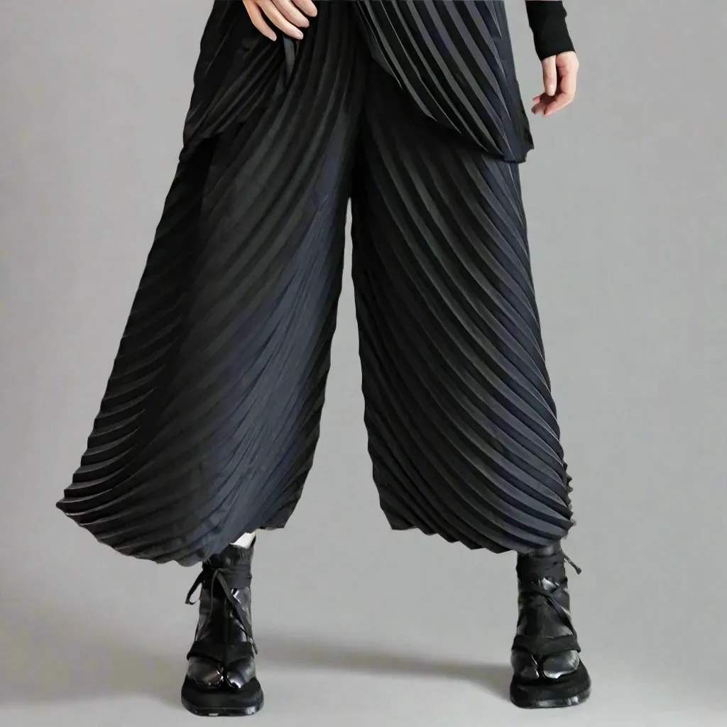 Pleated Design Trousers