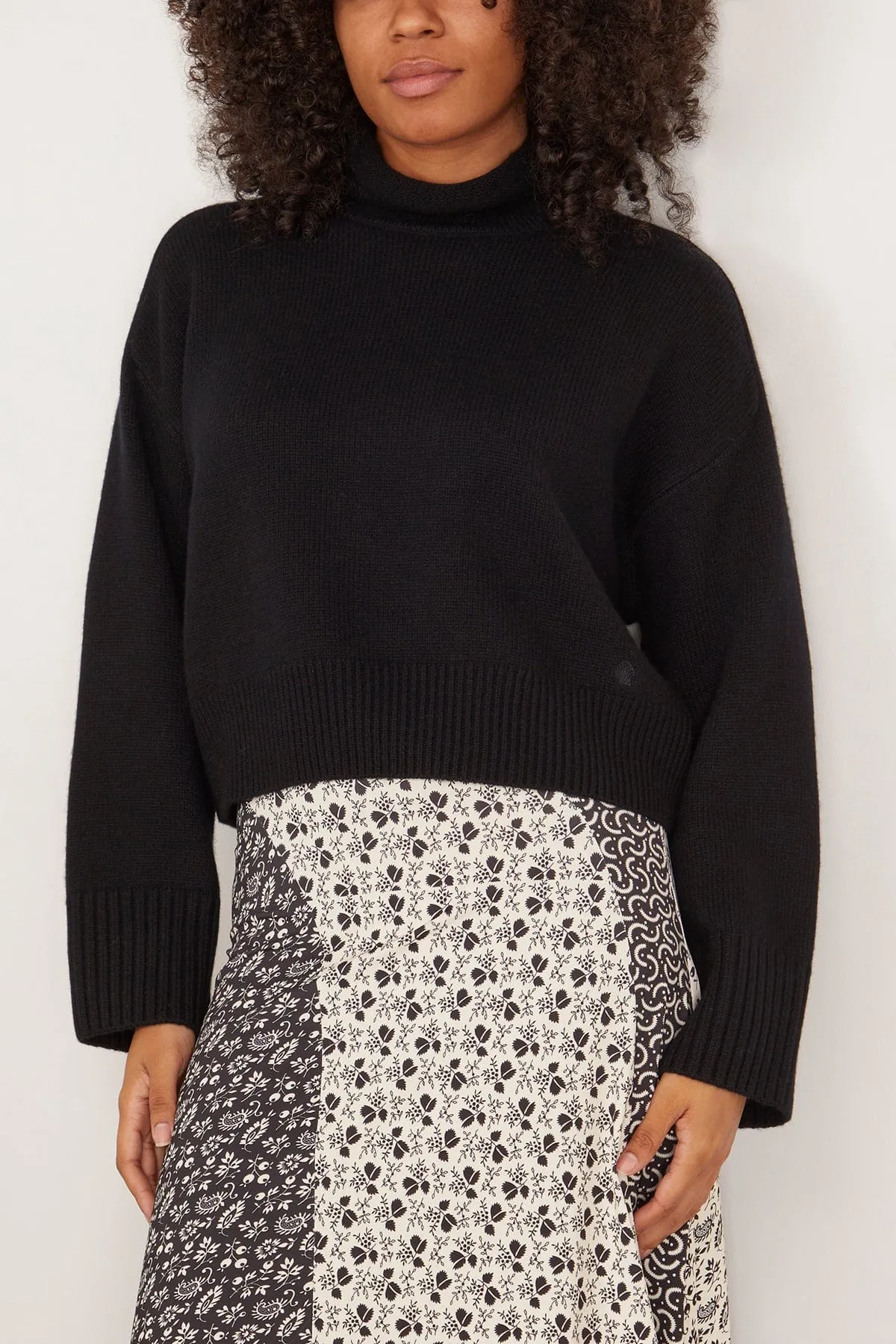 Stintino Collar Sweater in Black